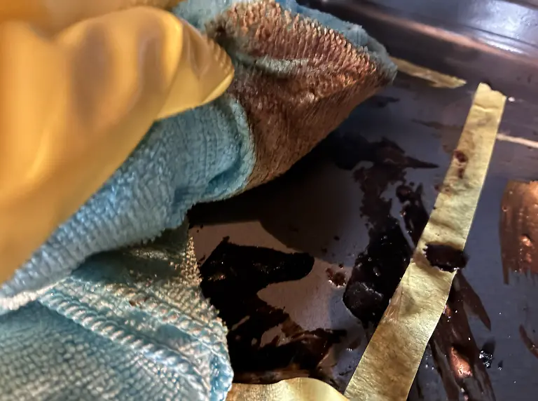 Backofenreiniger von hauszauber tut sich schwer